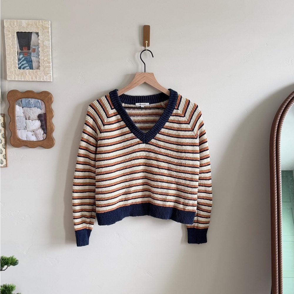 Madewell Arden V-Neck Crop Pullover Sweater in Sweet Dahlia Stripe - Picture 3 of 4